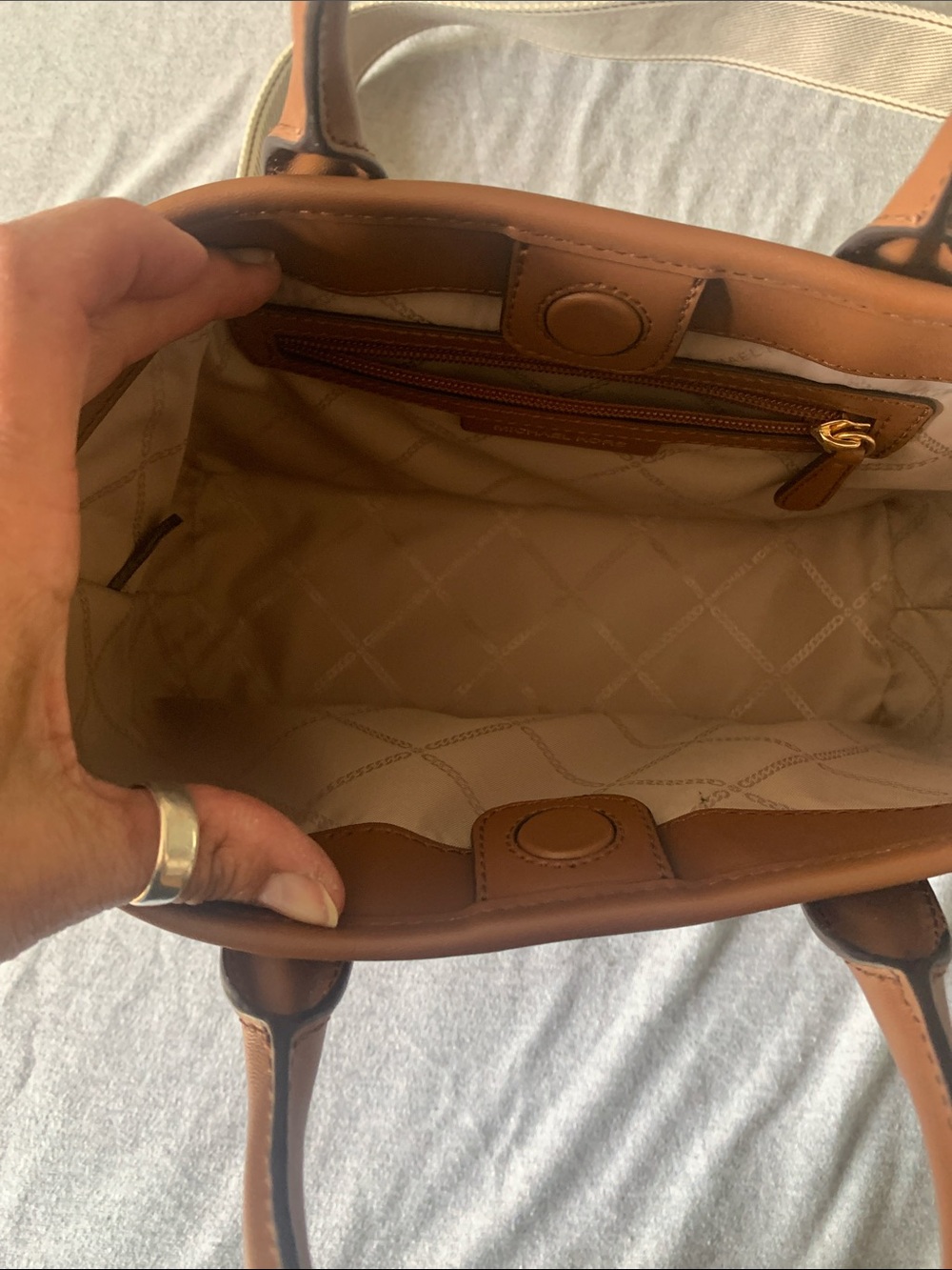 Michael Kors crossbody - Picture 6 of 8